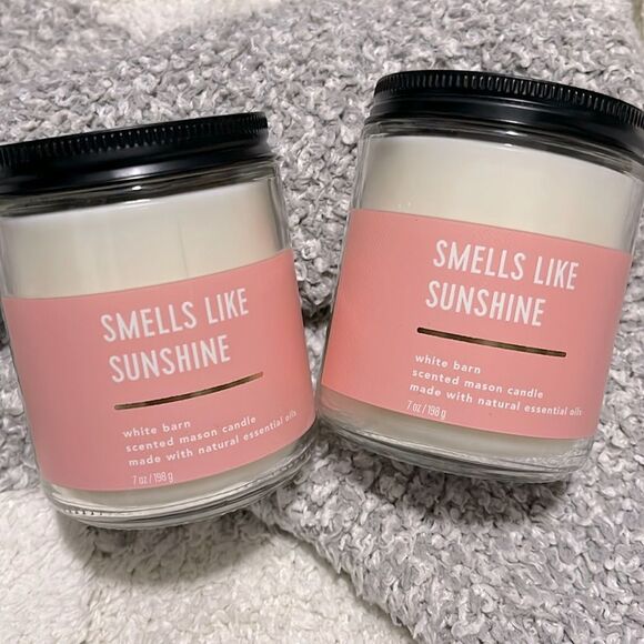 NWT- White Barn. Two “Smells Like Sunshine” 7oz Candles - Picture 1 of 4